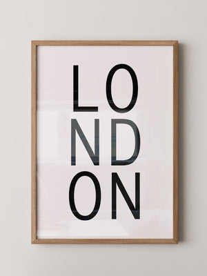 LONDON Schrift vertikal schwarz