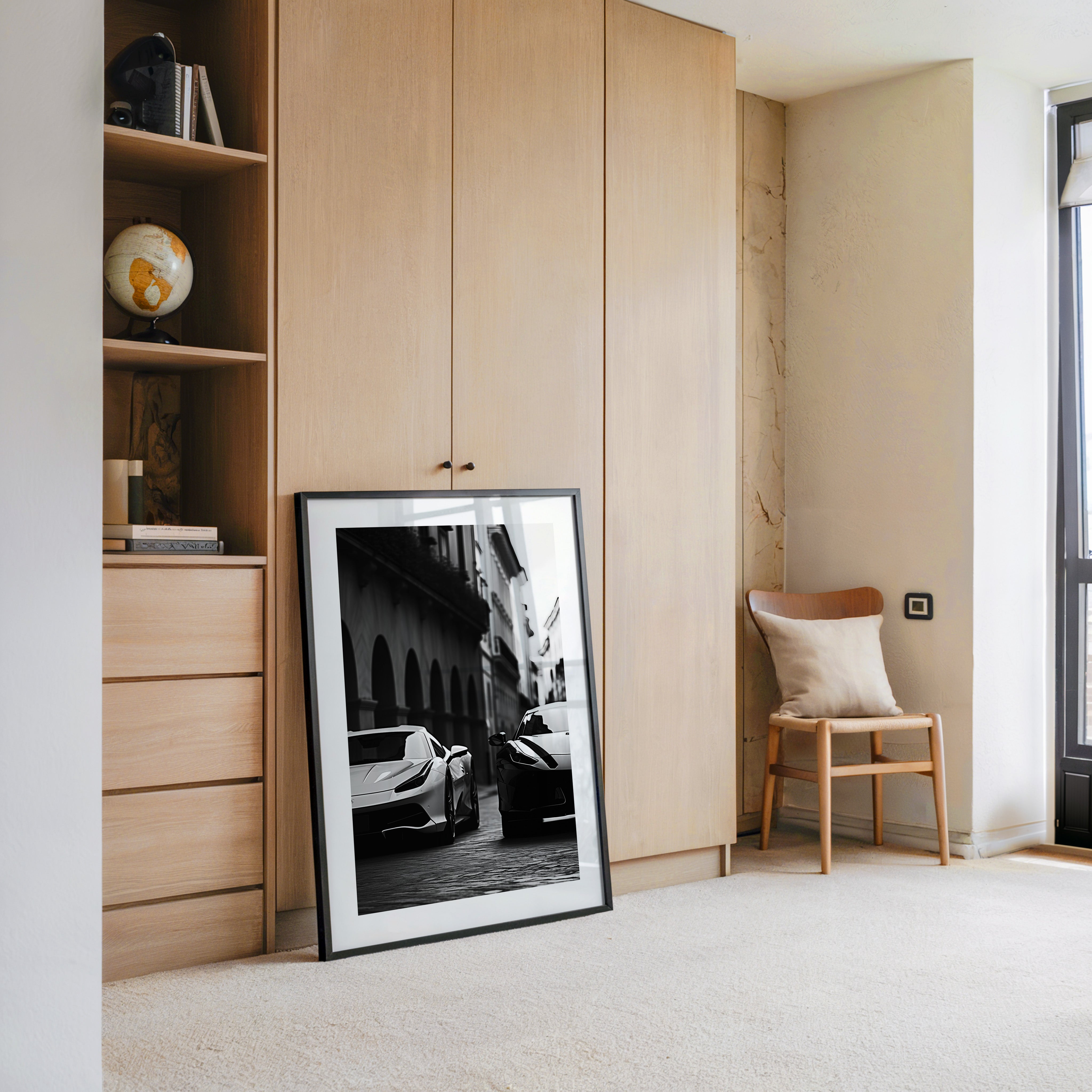 Zwei Sportwagen Gasse Schwarzweiß