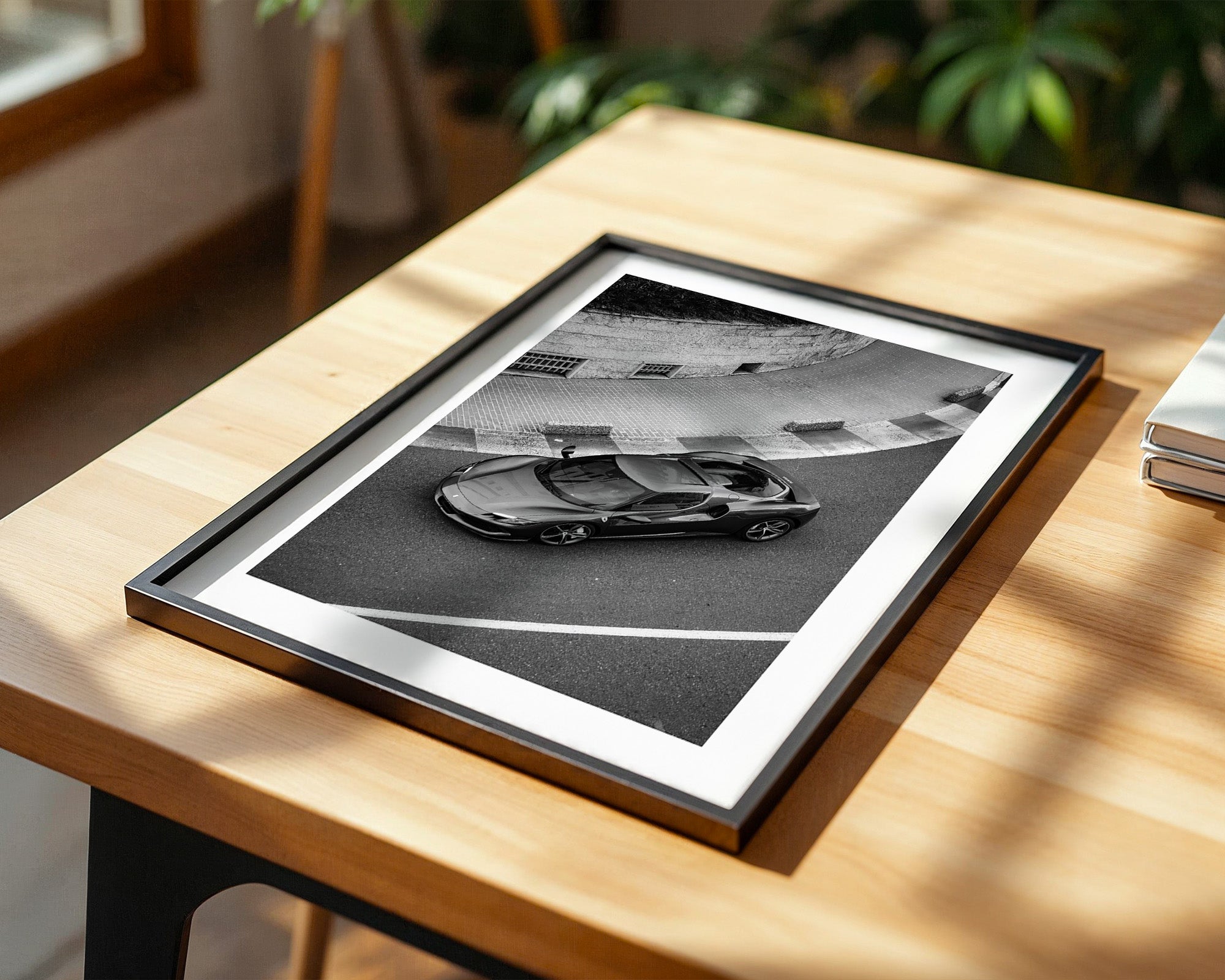 Sportwagen Kurve Schwarzweiß