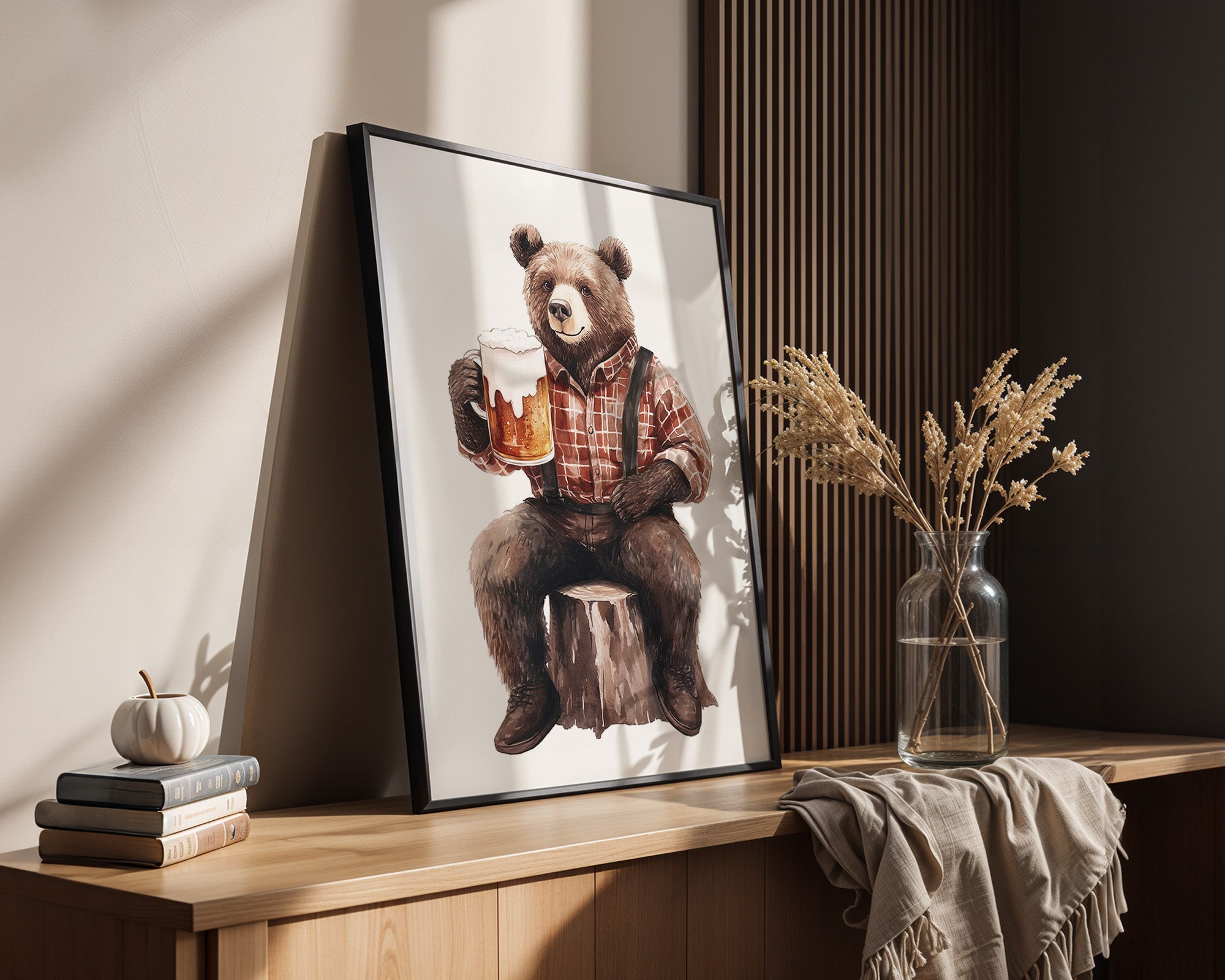 Bär mit Bier in Holzfällerhemd