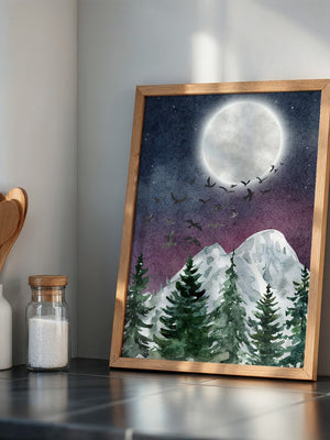 Vollmond über schneebedeckten Tannen