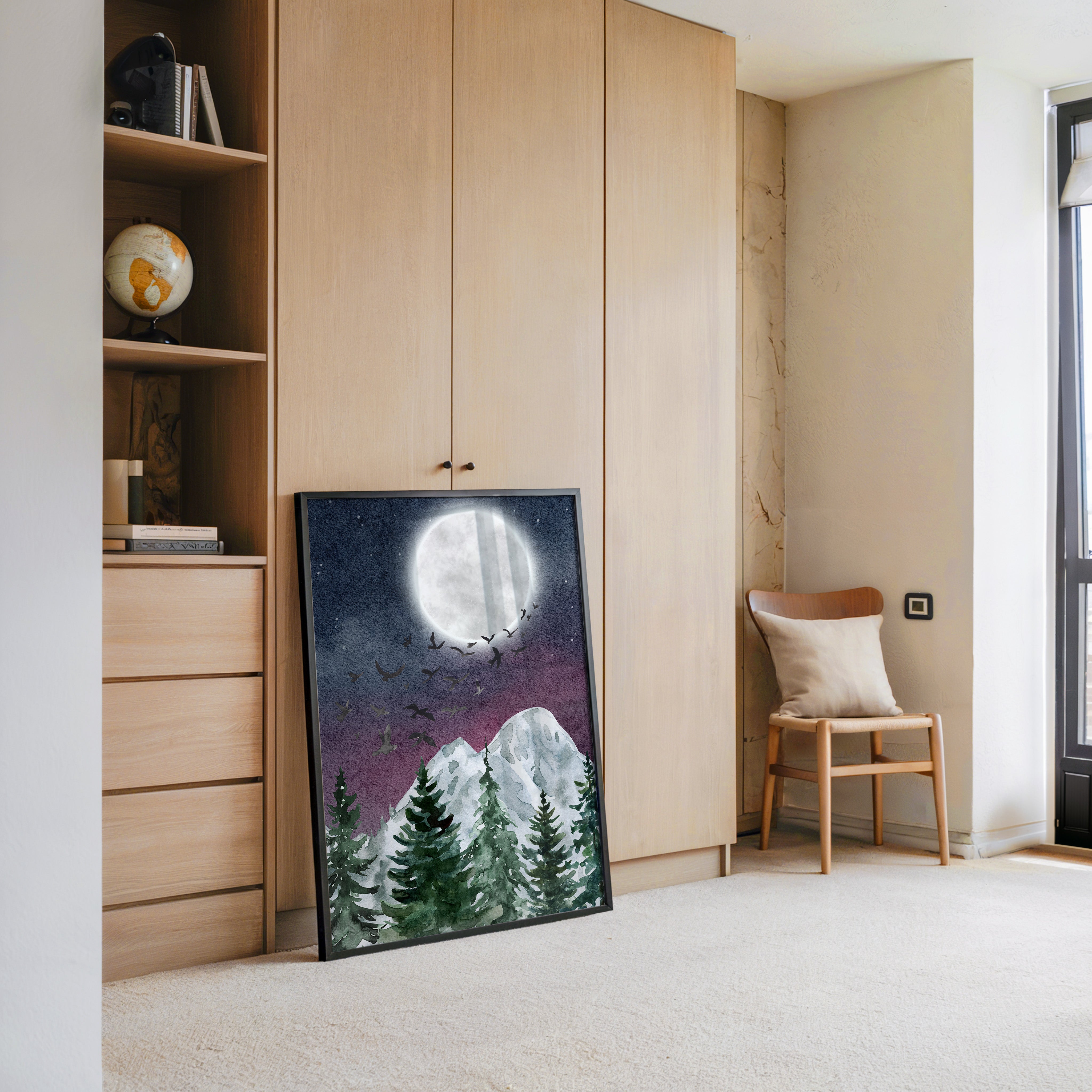 Vollmond über schneebedeckten Tannen