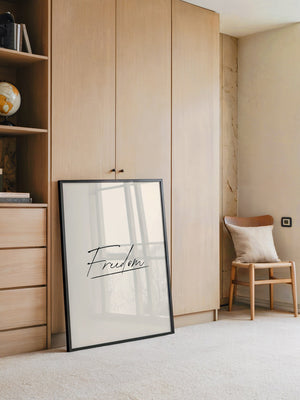 Freedom Schrift Schwarz Beige