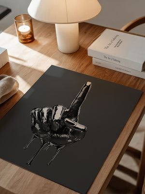 Schwarze Metalhand Skulptur