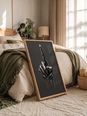 Schwarze Metalhand Skulptur