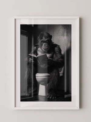 Gorilla liest Schwarzweiß