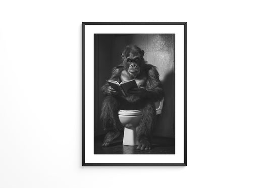 Gorilla liest Schwarzweiß