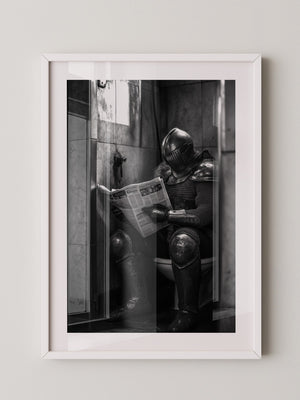 Ritter Rüstung Zeitungsklo S/W