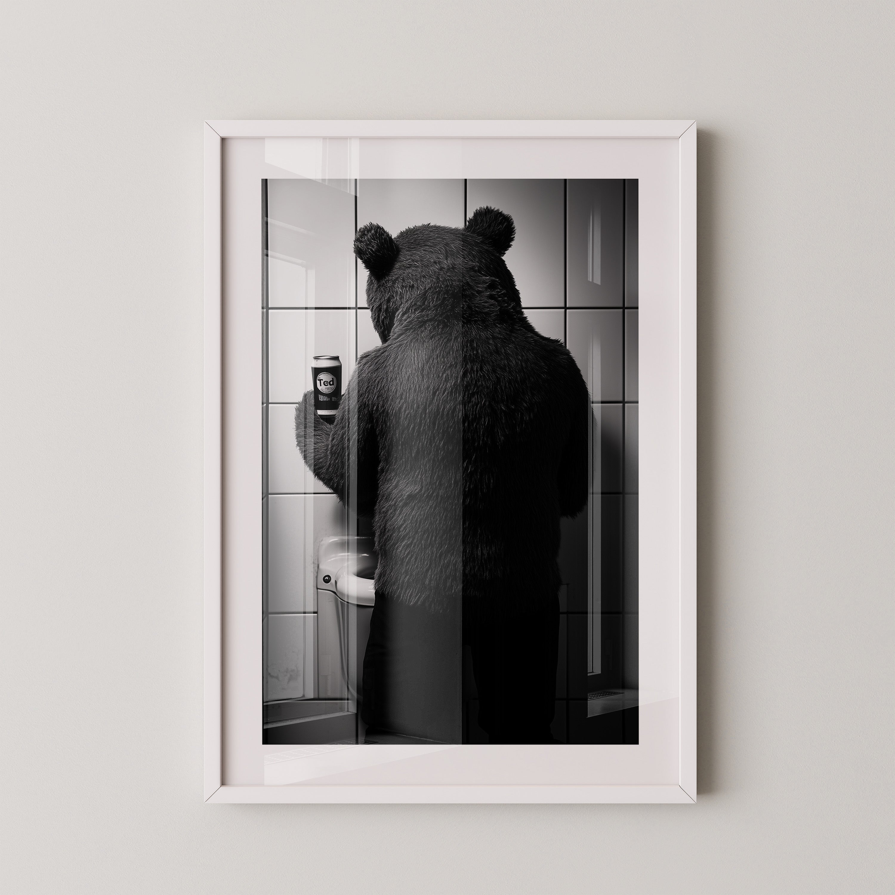 Bärenkostüm Kachelwand Retro-Look