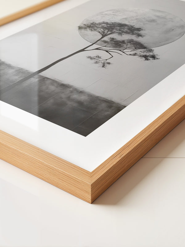 Baum vor Mond Schwarzweiß