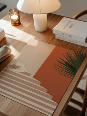 Hut auf Treppen minimalistisch