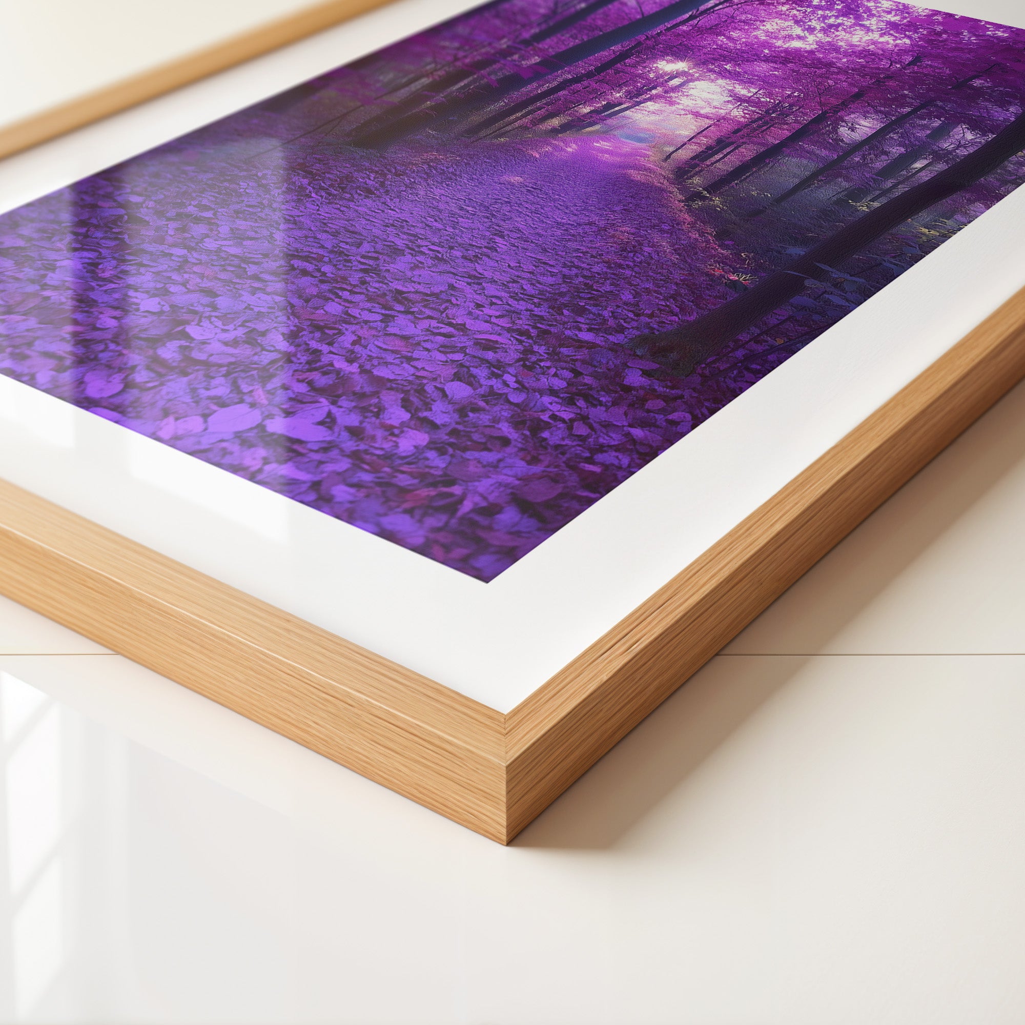 Waldweg lila Farbenspiel