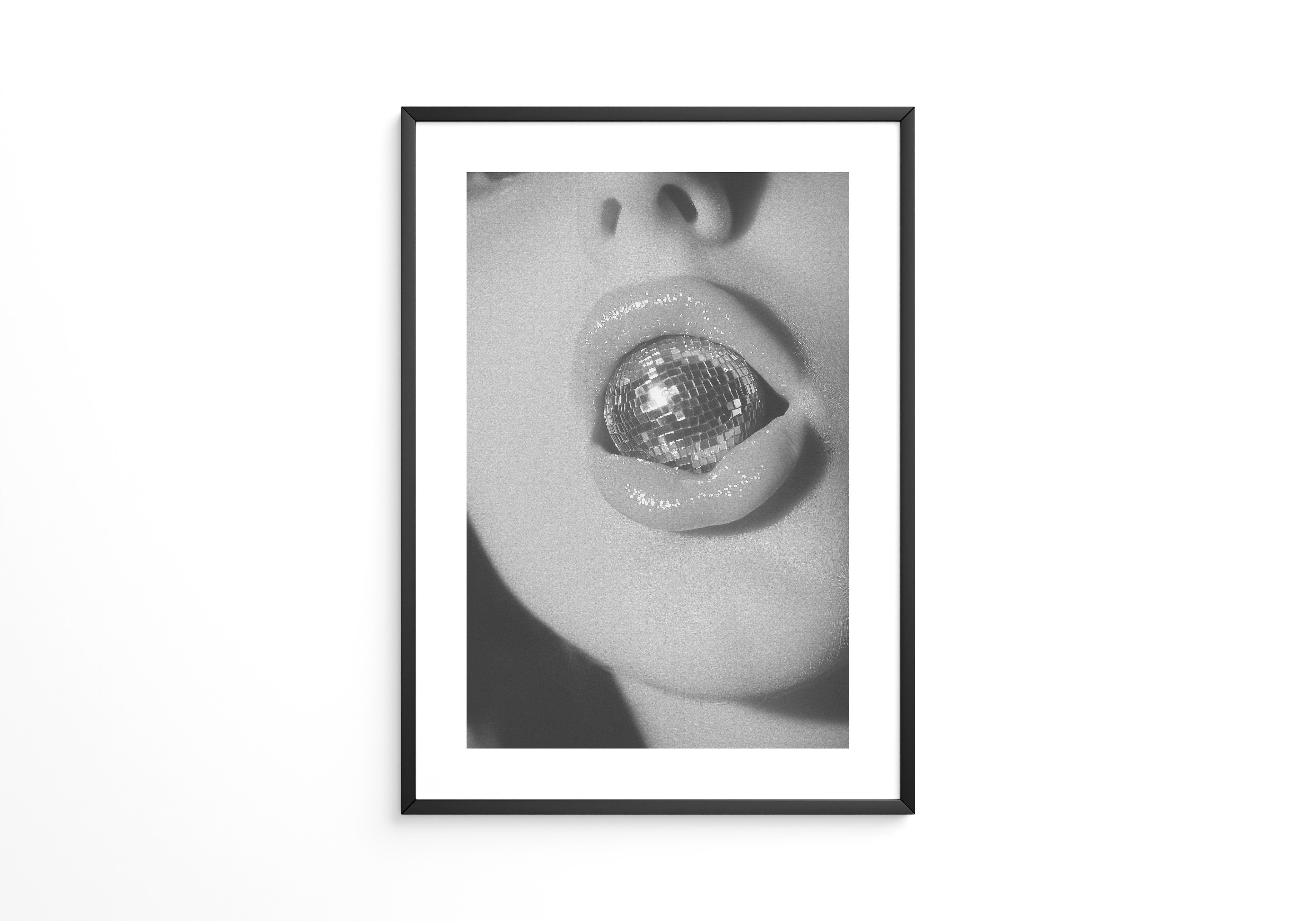 Diskokugel Mund Glanz Schwarzweiß