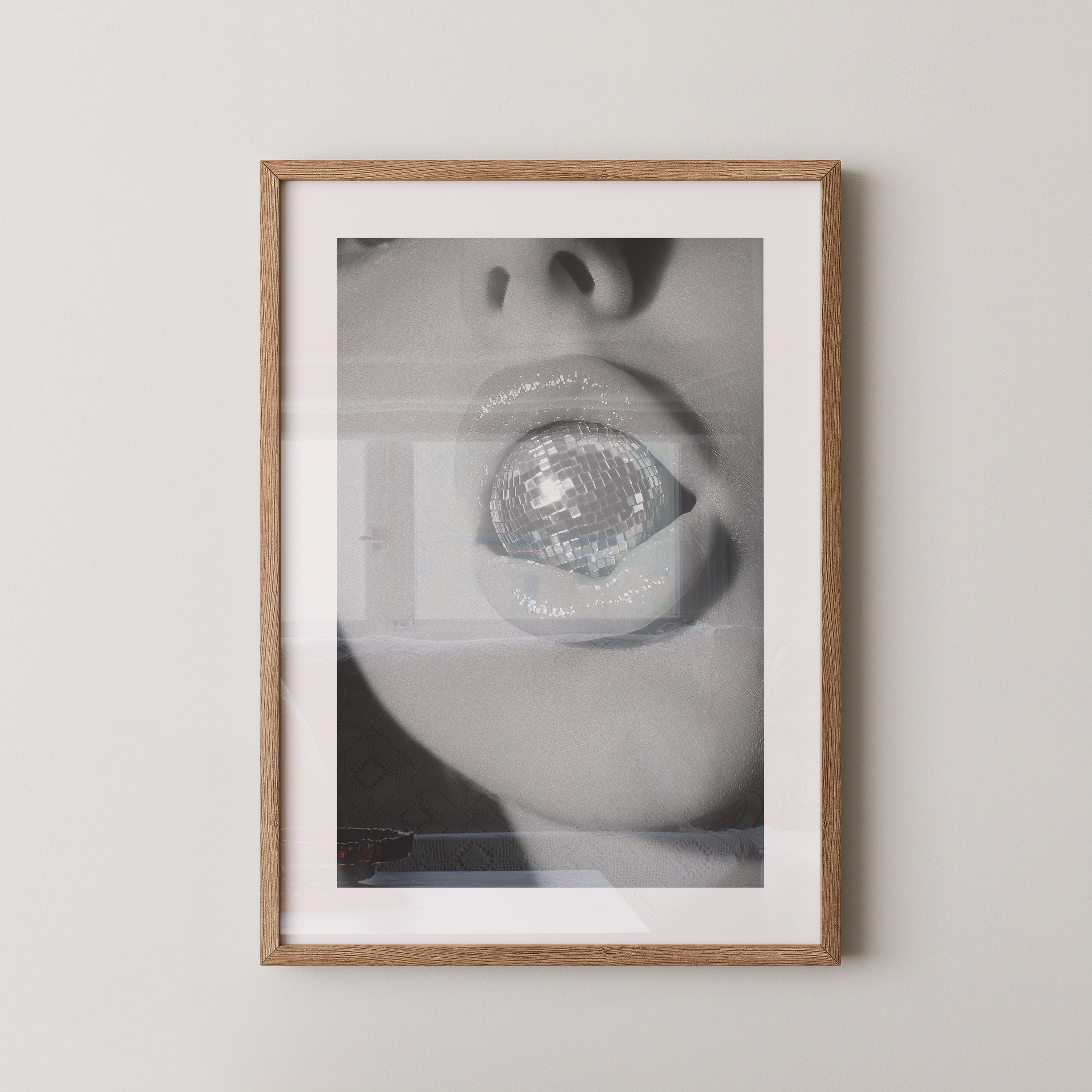 Diskokugel Mund Glanz Schwarzweiß