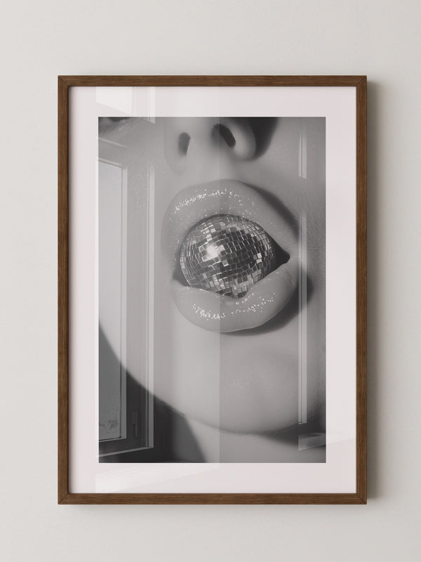 Diskokugel Mund Glanz Schwarzweiß