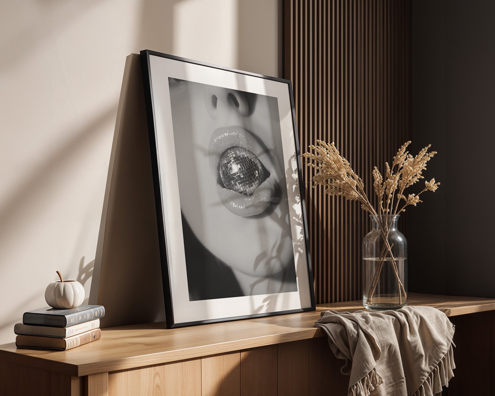 Diskokugel Mund Glanz Schwarzweiß