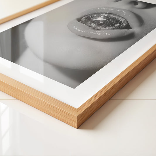 Diskokugel Mund Glanz Schwarzweiß