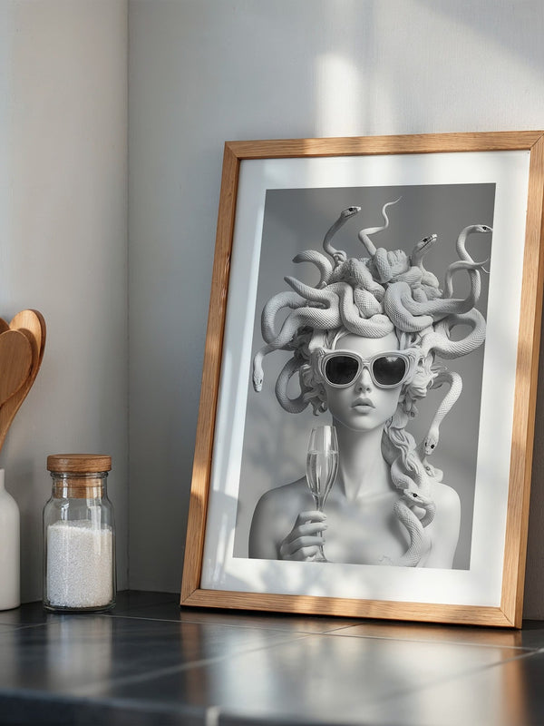 Medusa Modern S/W Glamour