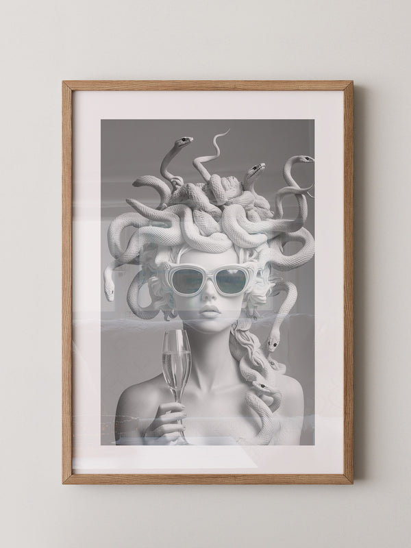 Medusa Modern S/W Glamour