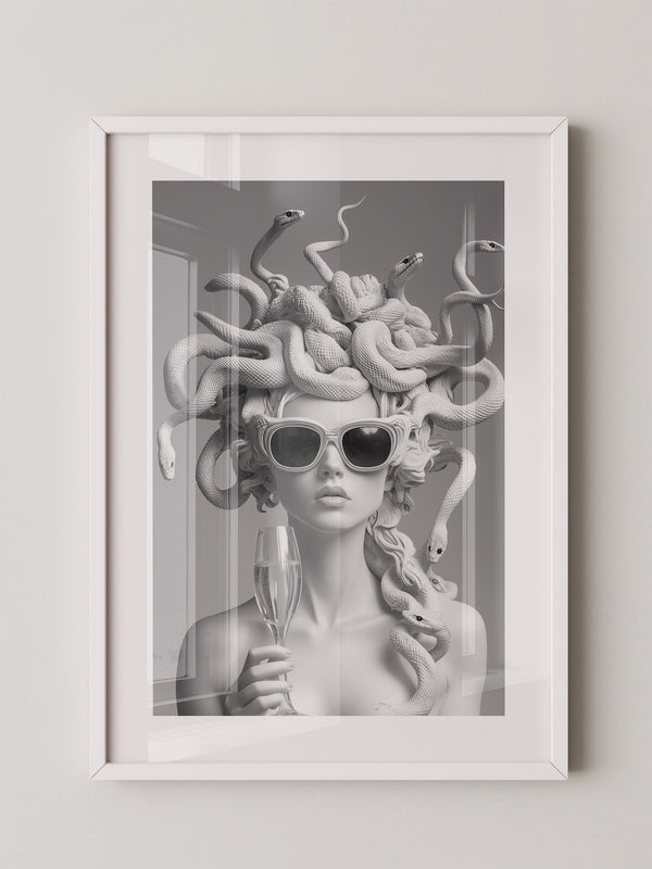 Medusa Modern S/W Glamour