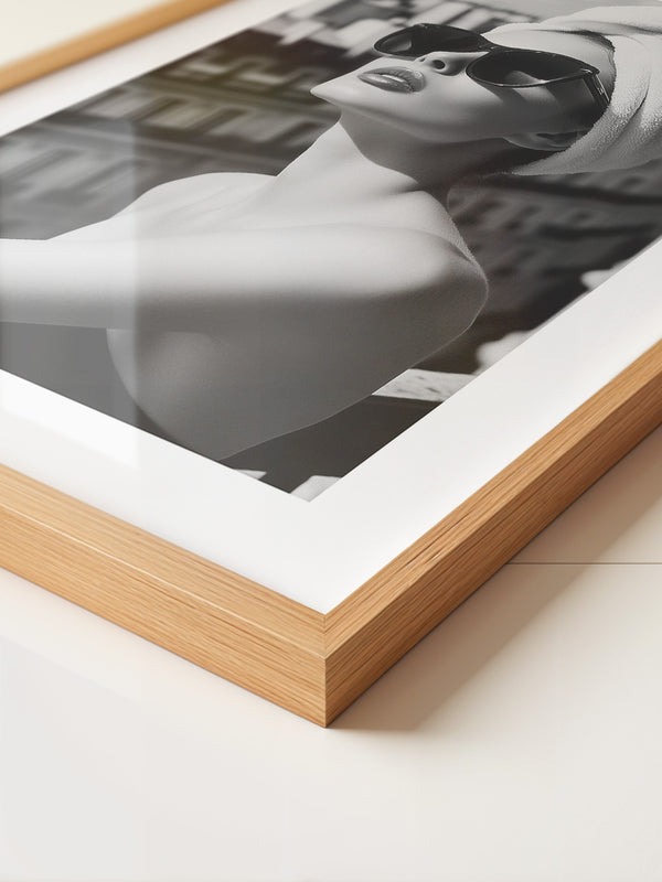 Städeterrasse Frau Schwarzweiß