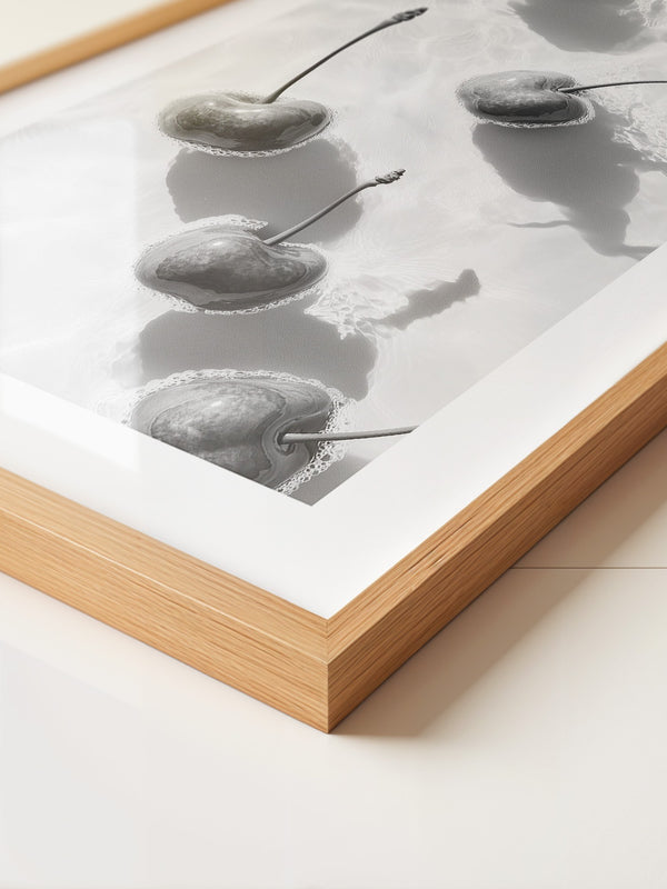 Kirschen Wasser Spiegelung S/W