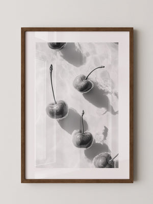 Kirschen Wasser Spiegelung S/W