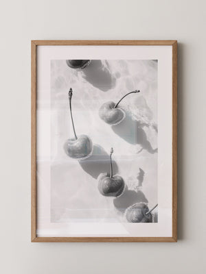 Kirschen Wasser Spiegelung S/W