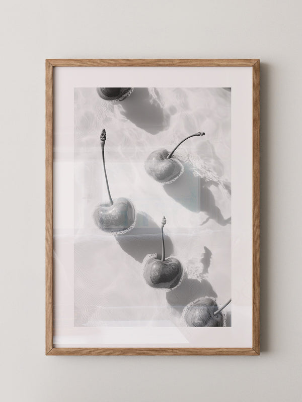 Kirschen Wasser Spiegelung S/W