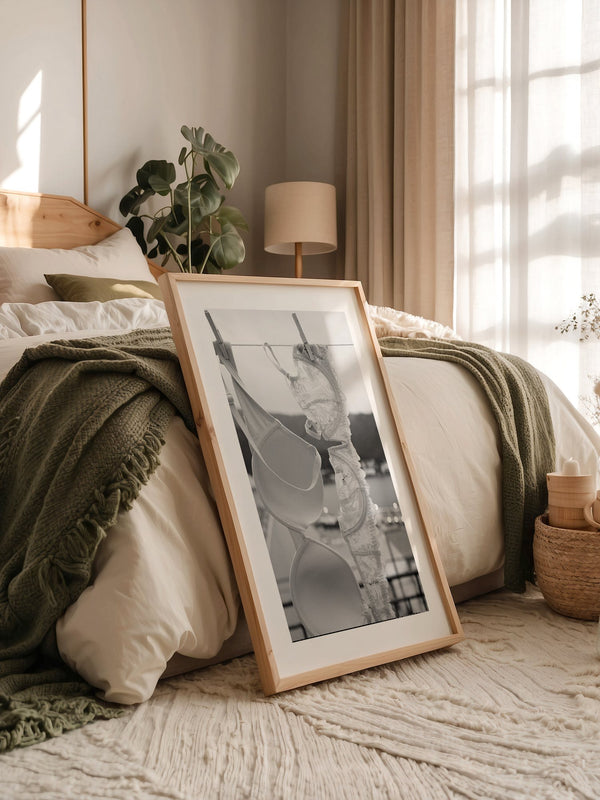 BH auf Wäscheleine Schwarzweiß