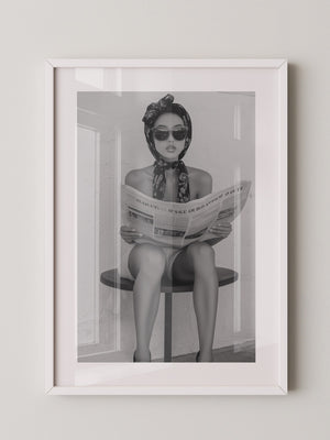 Lesende Frau Retro Schwarzweiß