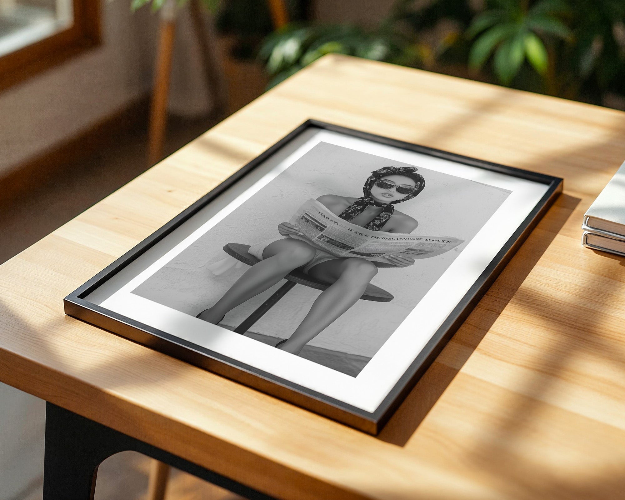 Lesende Frau Retro Schwarzweiß