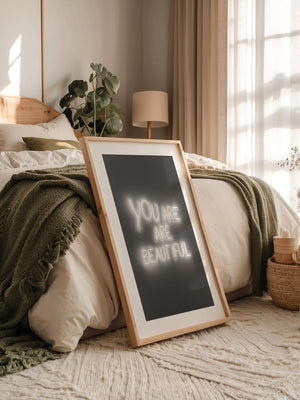 Neon Schriftzug Leuchtend Schwarzweiß