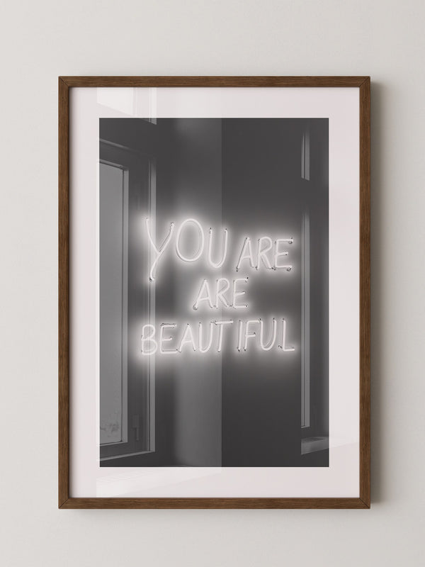 Neon Schriftzug Leuchtend Schwarzweiß