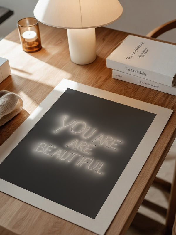 Neon Schriftzug Leuchtend Schwarzweiß