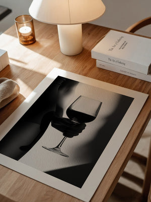 Weinglas Schatten schwarzweiß