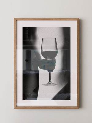 Weinglas Schatten schwarzweiß