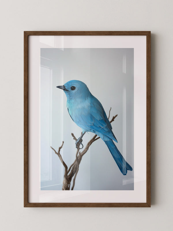 Blauer Vogel auf Zweig