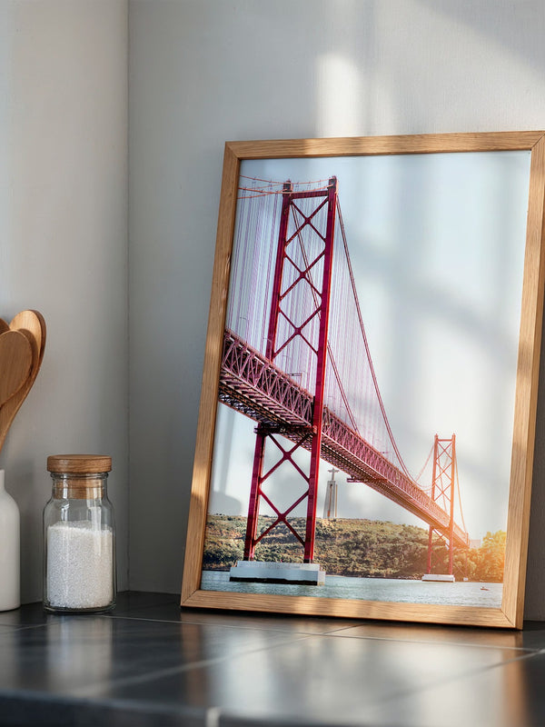 Rote Brücke Sonnenlicht
