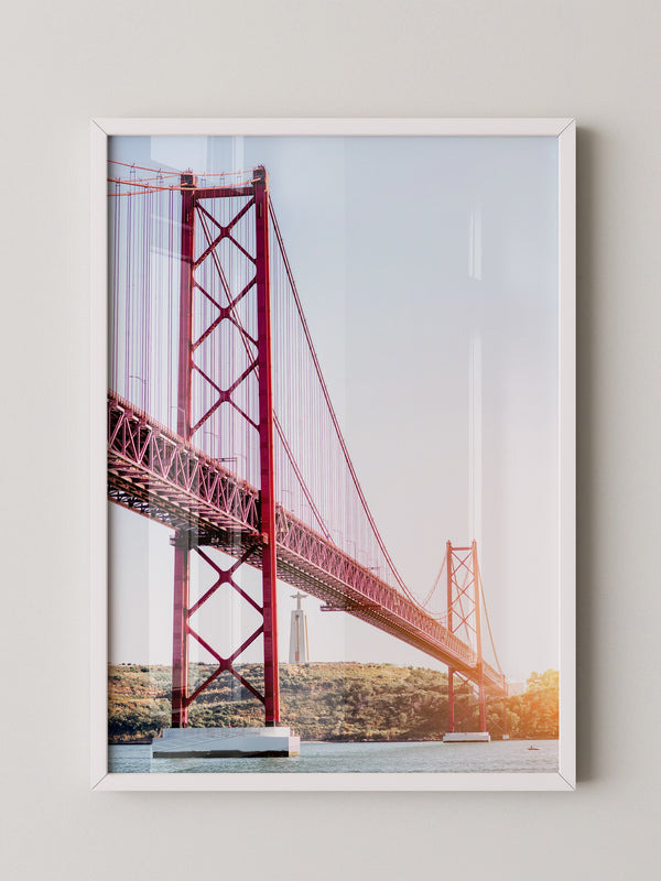 Rote Brücke Sonnenlicht