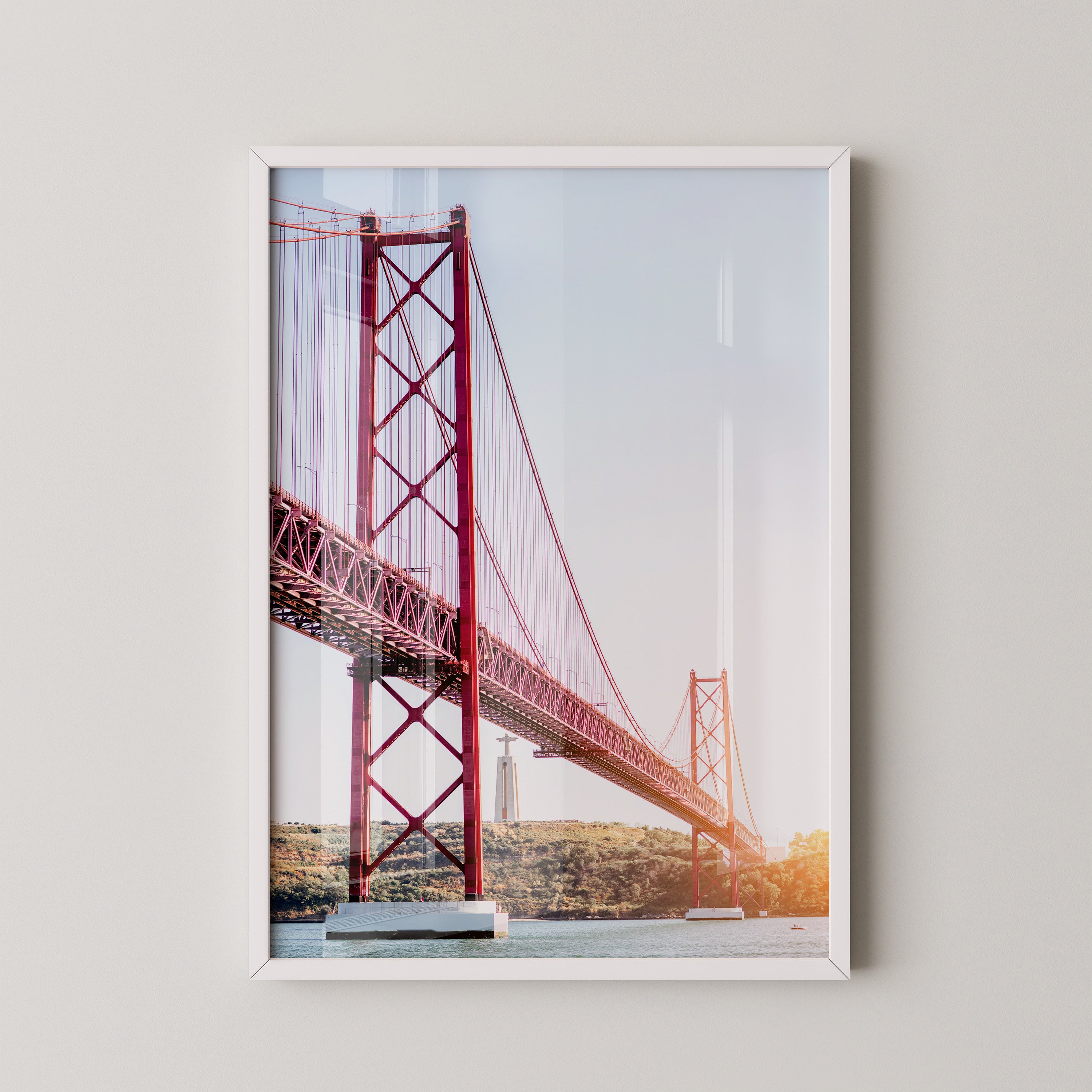 Rote Brücke Sonnenlicht