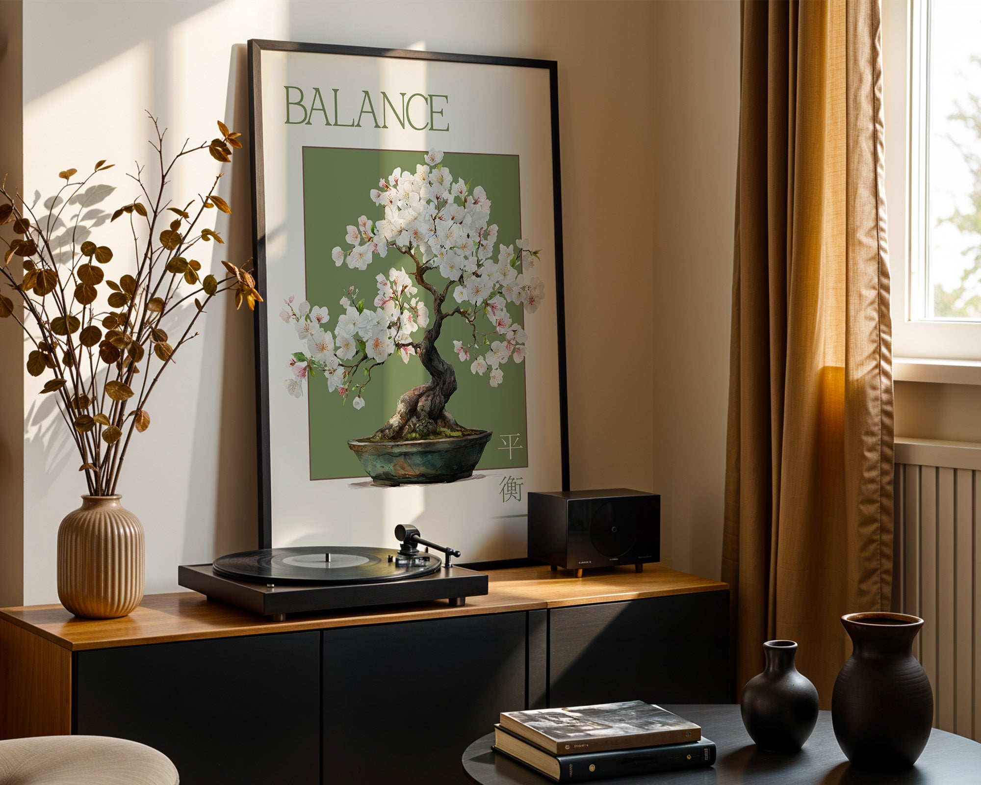 Bonsaibaum Blüten zartgrüner Hintergrund