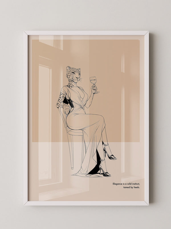 Leopard Frau elegant drinkend