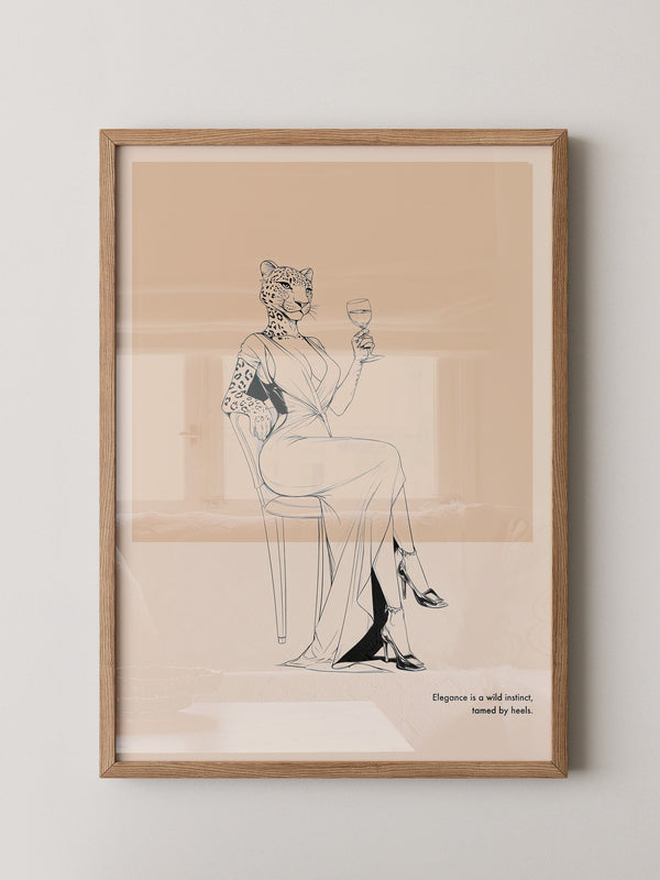 Leopard Frau elegant drinkend