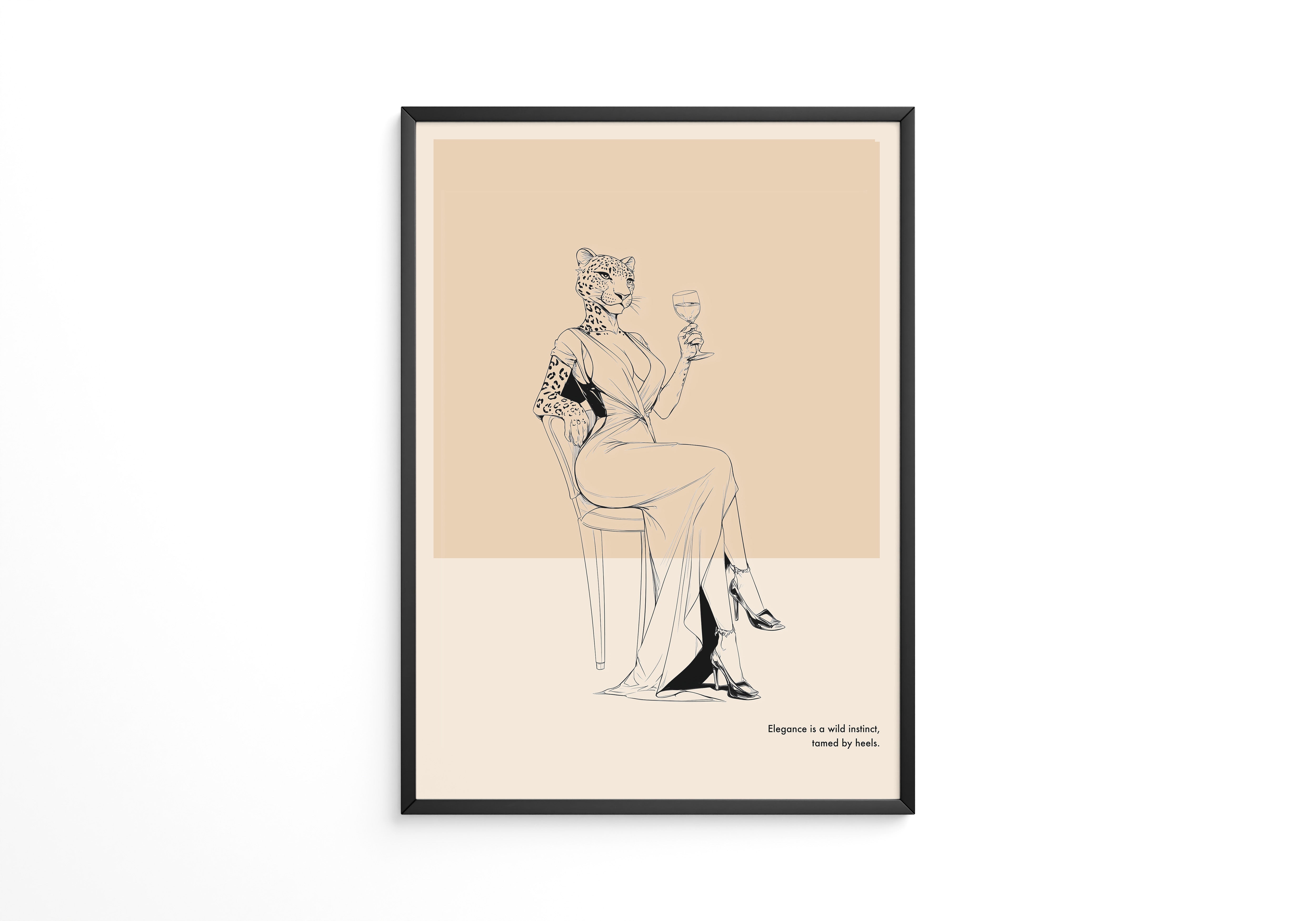 Leopard Frau elegant drinkend