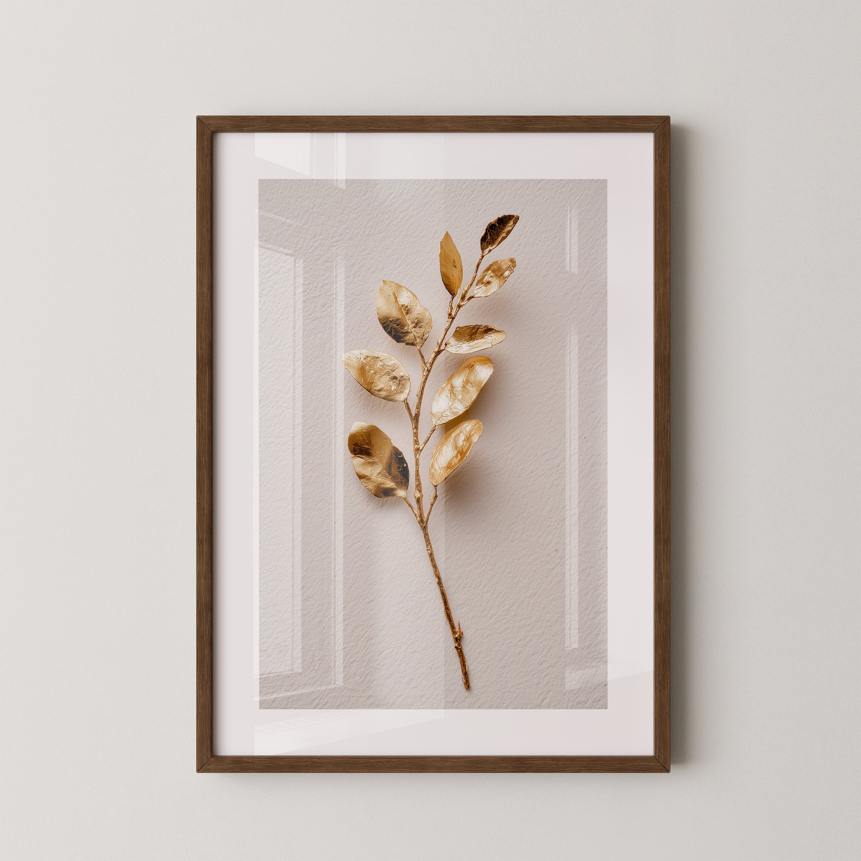 Golddetail Zweig weißer Hintergrund