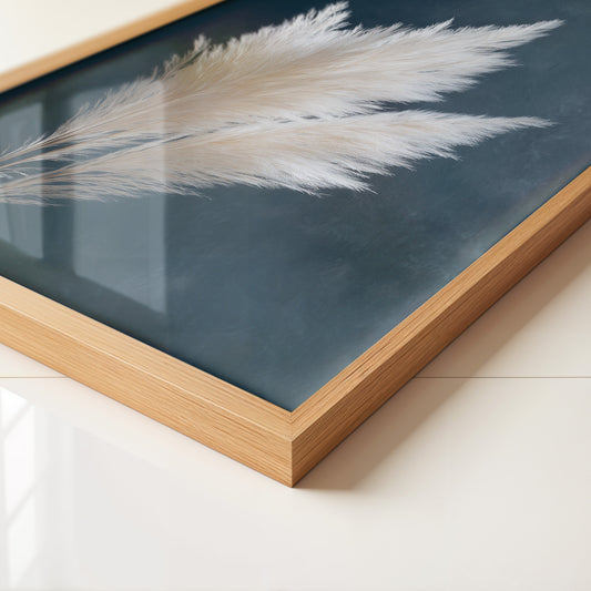 Pampasgras sanft auf Dunkelblau