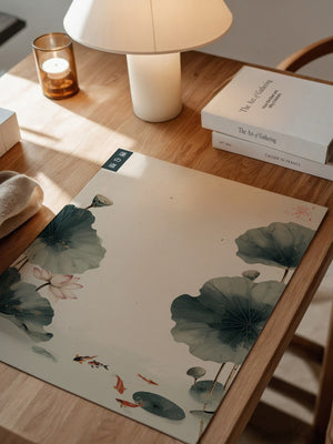 Lotusblätter Koi Minimalistisch