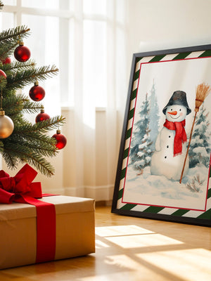 Schneemann mit rotem Schal Winterwald
