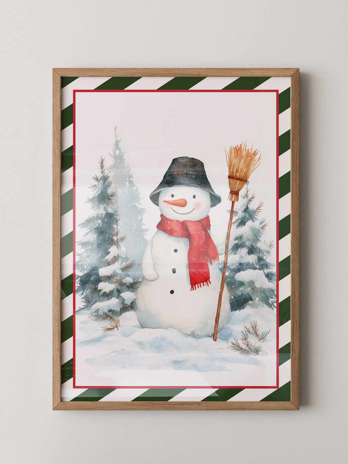 Schneemann mit rotem Schal Winterwald